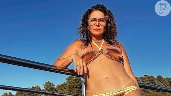 Giovanna Antonelli posa de biquíni cintura baixa e exibe corpaço após procedimento estético no bumbum