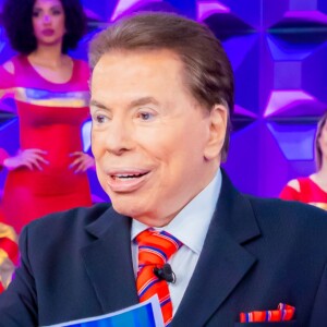 Silvio Santos tinha segredos de beleza únicos: desde plásticas até o cabelo pintado, saiba o que o ícone da televisão fazia para manter a aparência em dia