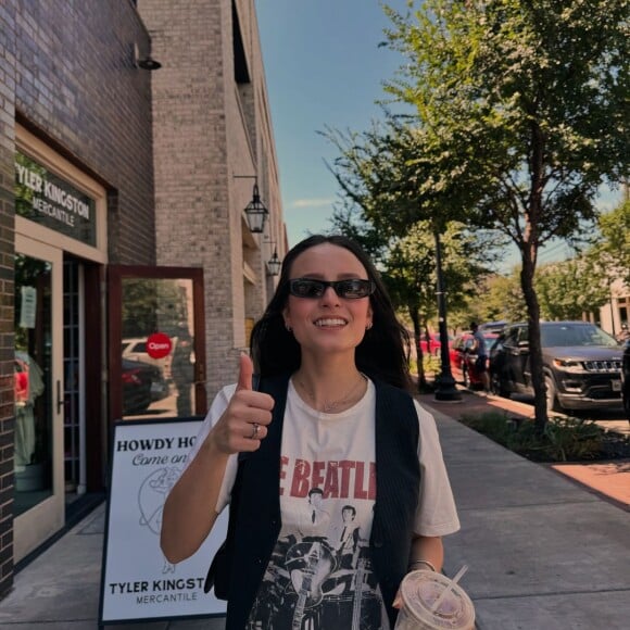 Seja 'Isabela', seja 'Manuela', a Larissa é linda de qualquer jeito.