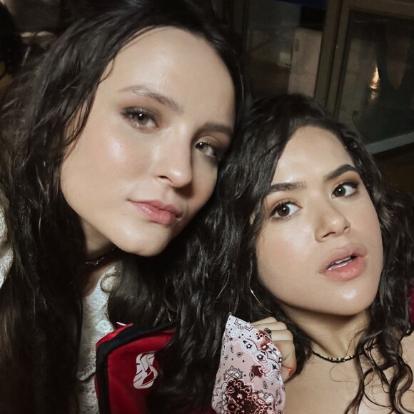 Filipa vai bagunçar a vida de Anita, com as viagens no tempo.