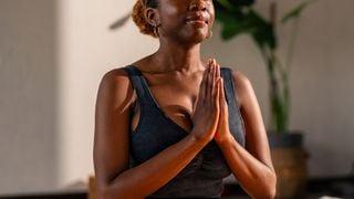 Yoga: 4 livros para aprimorar a prática e conhecer mais dessa prática que promove bem-estar físico e mental