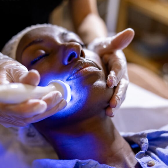 Por não agredir a pele, o Hydrafacial também pode ser combinado com injetáveis, tratamentos a laser, luz intensa pulsada, ultrassom microfocado e muito mais