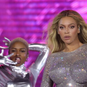 Nomes como Beyoncé, Kim Kardashian, Kate Winslet e Britney Spears são adeptas do Hydrafacial para ficar com pele de princesa