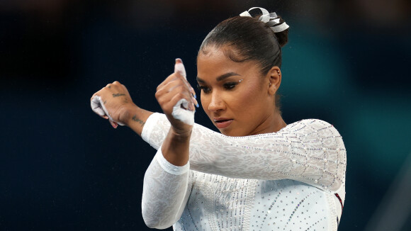 'Sobre a cor da minha pele': Jordan Chiles reflete sobre racismo após decisão polêmica que lhe tirou a medalha das Olimpíadas