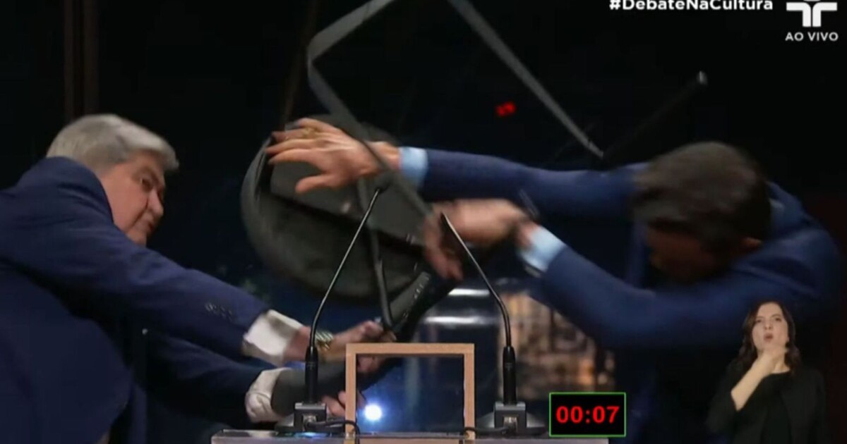 Datena atira cadeira contra Pablo Marçal durante debate ao vivo e web ...