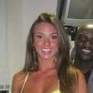 Akon, em 2010, viveu um romance com ninguém menos que Nicole Bahls