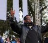 Em 'Last Night', P. Diddy canta sobre uma pessoa que não consegue contato ao telefone com a pessoa amada