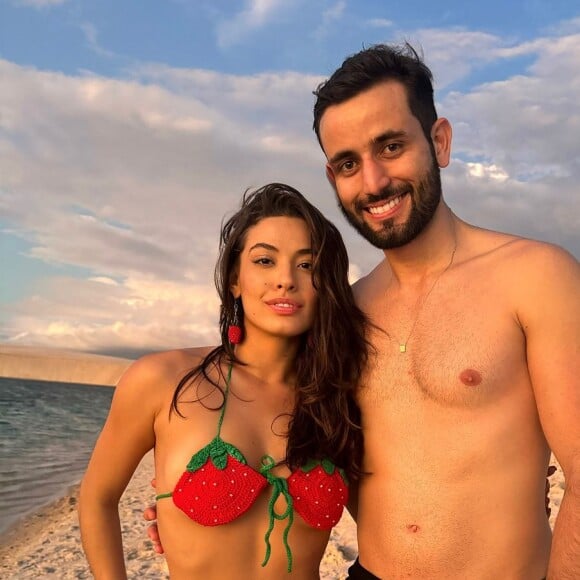 Recentemente, Beatriz Reis virou alvo de polêmicas na web após ser acusada de abusar da edição em uma foto com o ex-BBB Matteus Amaral