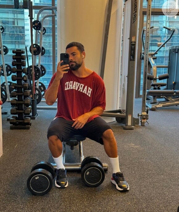 Pedro Andrade é formado em medicina pela Universidade Cidade de São Paulo (UNICID), pós-graduado em nutrologia, endocrinologia e medicina preventiva