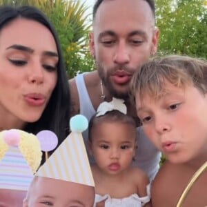 Bruna Biancardi e Neymar comemoraram o 1º ano da filha, Mavie, ao lado de Davi Lucca