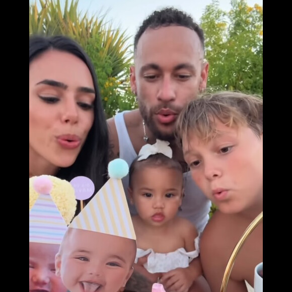 Bruna Biancardi e Neymar comemoraram o 1º ano da filha, Mavie, ao lado de Davi Lucca