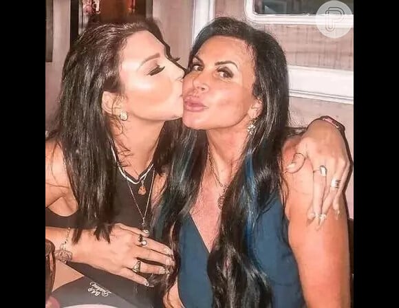 Gretchen chama Jenny Miranda de 'minha filhotinha': 'Você sabe que eu te amo muito, você é minha filha do coração, você é a filha que mais tá presente na minha vida'