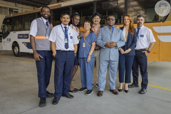 Em 'Volta por Cima', Iara é Ana Lúcia, funcionária de serviços gerais da Viação Formosa, uma mulher que gosta do seu trabalho e veste a camisa da empresa como se fosse dela própria. 