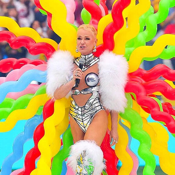 Xuxa fez uma apresentação nostálgica no intervalo do Futebol da Esperança, em SP