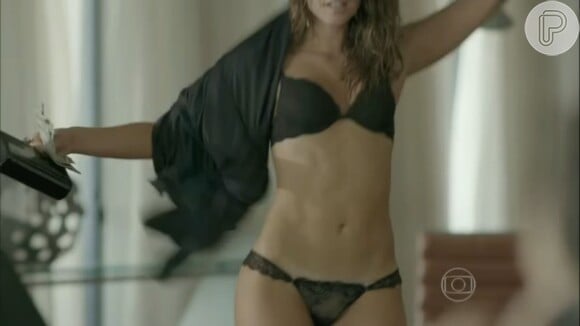 'Felizes Para Sempre?': Paolla Oliveira exibe boa forma como a prostituta DannyBond
