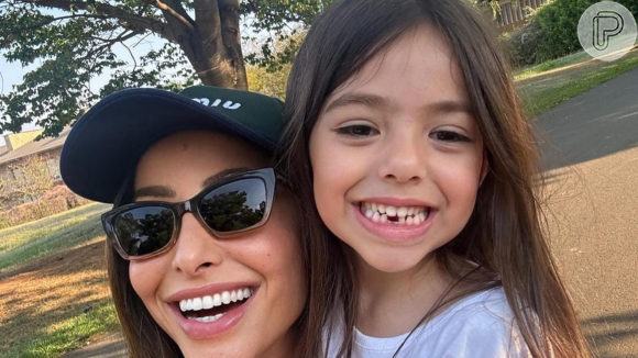 Promovida à irmã mais velha! Em 1º post após anúncio de gravidez, Sabrina Sato exibe foto emocionante da filha, Zoe