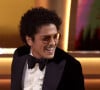 Bruno Mars brincou sobre um suposto beijo de Rosé, comentando: 'Lembra quando você tentou me beijar? Aquilo foi estranho.'