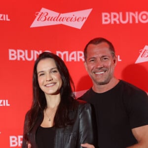 Kyra Gracie e Malvino Salvador prestigiaram o show de Bruno Mars no Rio de Janeiro