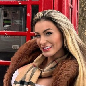 Andressa Urach revela quantas plásticas já fez e choca com número absurdo