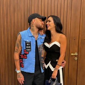 Neymar e Bruna Biancardi atualizaram as redes sociais com uma série de fotos e vídeos do momento