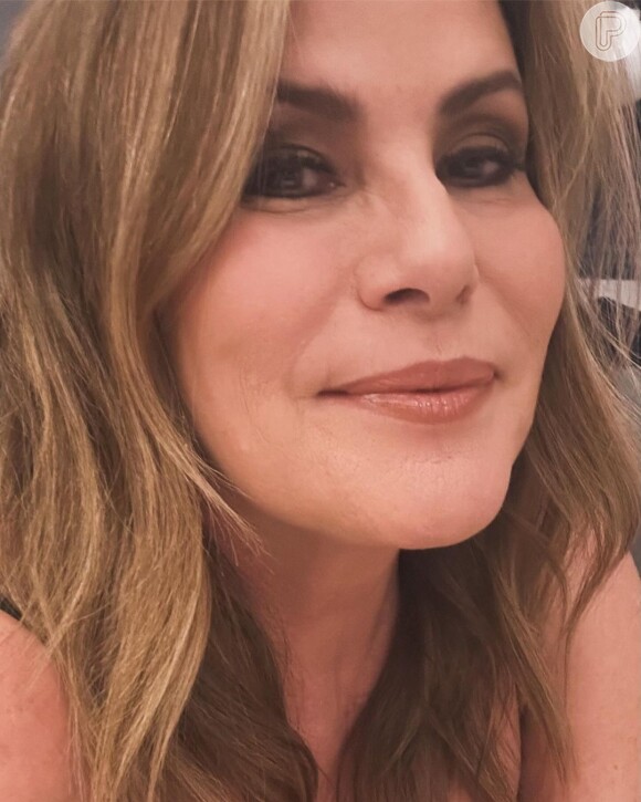 De uma adolescente com estilo inspirado em Dancing Days a um ícone do jornalismo: Renata Ceribelli tem hoje uma trajetória admirada pelo público