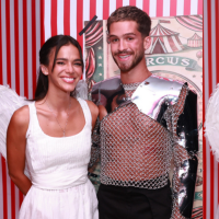 Bruna Marquezine e João Guilherme abandonam 'proibição' e posam juntos pela primeira vez com direito a beijinho. Fotos!