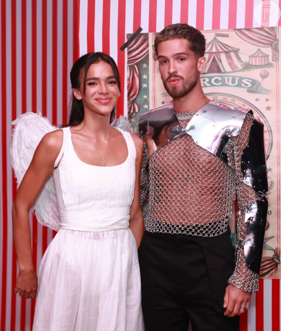 Bruna Marquezine e João Guilherme marcaram presença na festa de Halloween de Giovanna Lancellotti