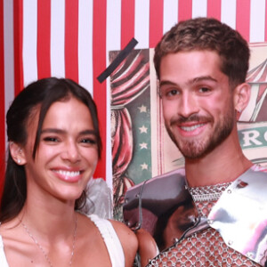 Bruna Marquezine e João Guilherme se inspiraram em 'Romeu + Julieta', filme lançado em 1996 e protagonizado por Claire Danes e Leonardo di Caprio
