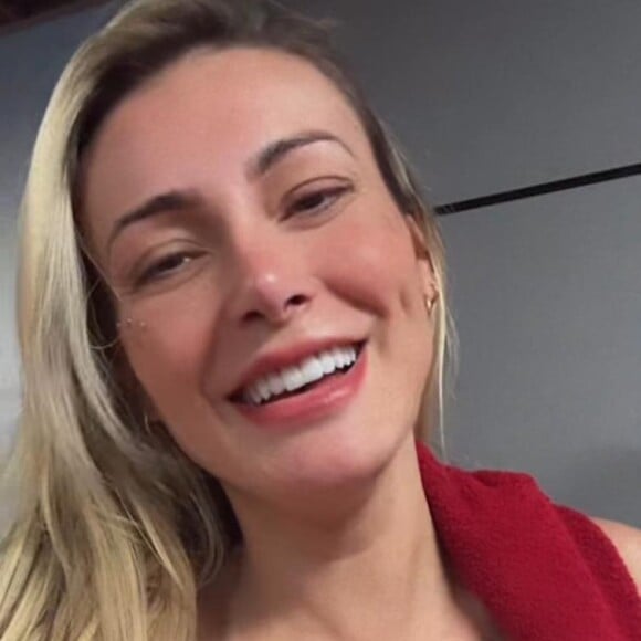 Andressa Urach relembra história "engraçada" nos stories