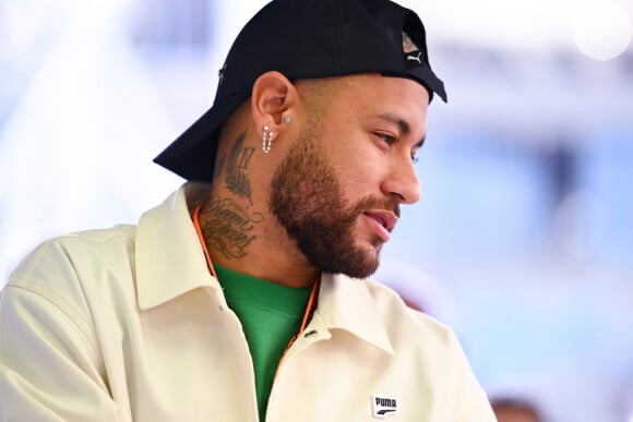 Neymar em uma página do Instagram: 'Só falam merda, minha irmã esteve presente sim!'