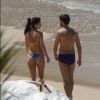 Samara Felippo e Elidio Sanna curtem dia de praia em Búzios