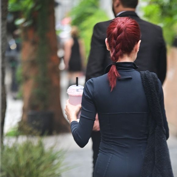 Gkay usou macacão longo e look all black para ir à academia