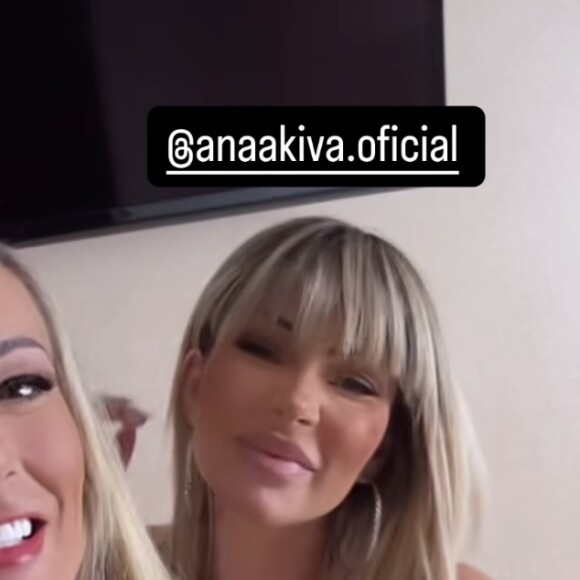 Andressa Urach se reuniu, neste sábado (23), com a ex-pastora Ana Akiva. Mas engana-se que o encontro foi em um culto: as duas gravaram um vídeo pornô