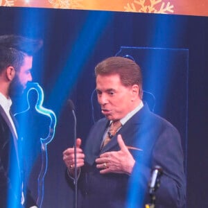 Gusttavo Lima recordou sua participação em programa de Silvio Santos no especial 'Natal do Embaixador' no SBT