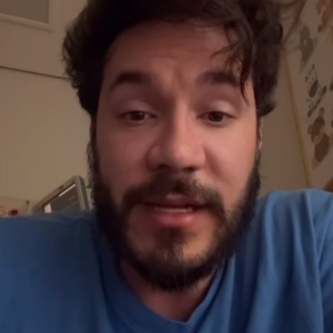 Eliezer disse que Ravi foi diagnosticado com uma doença rara, apesar de não ter revelado qual seria