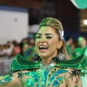 Fabíola Andrade será rainha de bateria da Mocidade no carnaval 2025