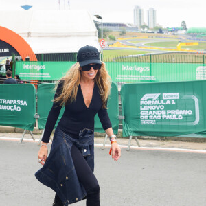 Adriane Galisteu ganhou mais de 81,1 mil seguidores no Instagram nos últimos dias 