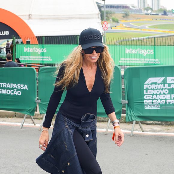 Adriane Galisteu ganhou mais de 81,1 mil seguidores no Instagram nos últimos dias 