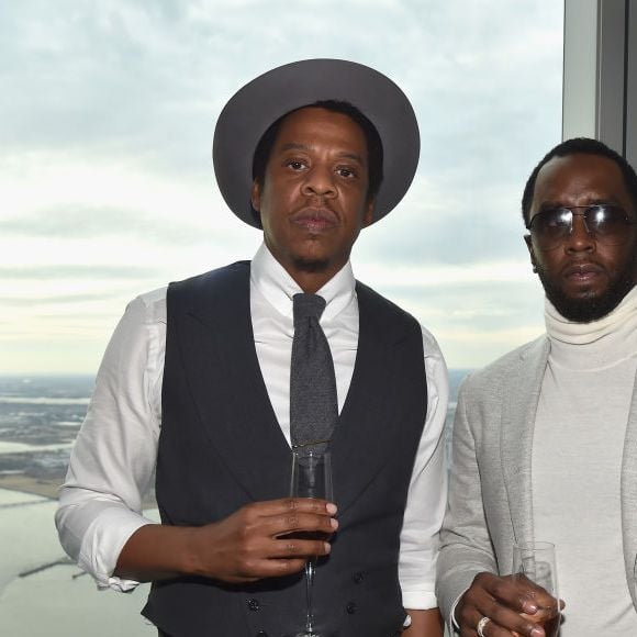 'Essas alegações são tão hediondas por natureza que imploro que você registre uma queixa criminal, não civil!! Quem quer que cometa tal crime contra um menor deveria ser preso, você não concorda? Essas supostas vítimas mereceriam justiça real se esse fosse o caso', disparou Jay-Z