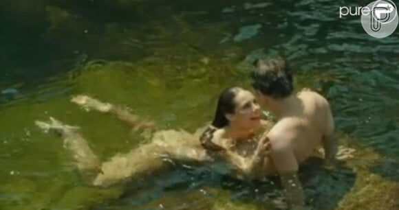 Cenas quentes de Enrique Diaz e Paolla Oliveira em cachoeira foram ao ar na minissérie 'Felizes para sempre?', da TV Globo