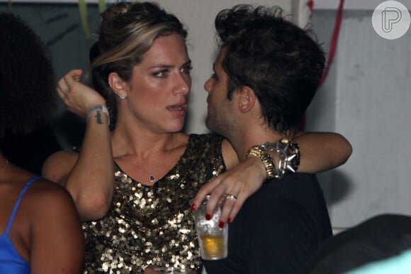 Bruno é casado com a atriz Giovanna Ewbank. Não é raro flagrar os dois juntinhos. Na foto, eles foram clicados no show do Trio Ternura, em fevereiro de 2013