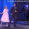 Drew Barrymore e Jimmy Fallon dançam coreografia icônica do filme 'Dirty Dancing' no programa 'The Tonight Show'