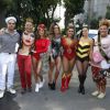 Preta Gil posa com a côrte de seu bloco de Carnaval