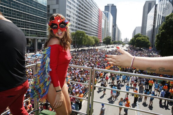 Carnaval 2015: Fernanda Paes Leme brilha como musa no Bloco da Preta