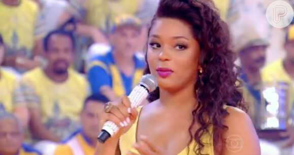 Juliana Alves contou à apresentadora Regina Casé que fez balé na infância