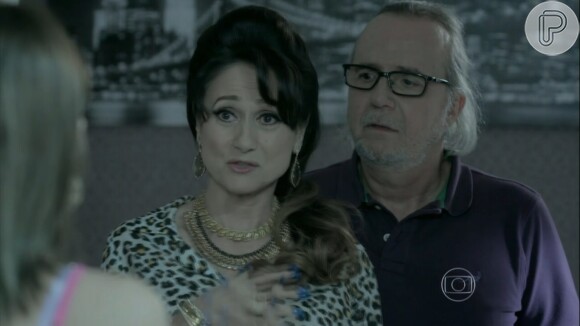 Pelo que parece, Severo (Tato Gabus Mendes), marido de Magnólia (Zezé Polessa), ficará apaixonado por Noely (Laís Pinho)