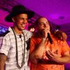 Tiago Abravanel cantou com Leandro Sapucahy no Camarote Schin, em Salvador