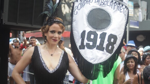 Leandra Leal, de 'Império', é destaque do Carnaval do Cordão do Bola Preta no RJ