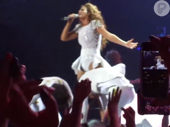 Beyoncé é flagrada enquanto canta 'End of Time'