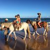 Alessandra Ambrosio cavalga com os filhos em Trancoso, na Bahia: 'Paraíso', escreveu ela na legenda da foto postada nesta sexta-feira, 20 de fevereiro de 2015